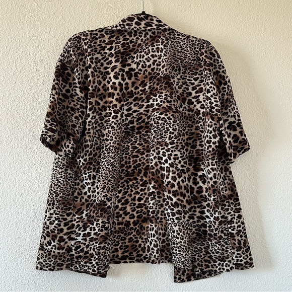 Cheetah Print Collar Button Up Short Sleeve Shirt Women Fits Medium - Picture 3 of 5